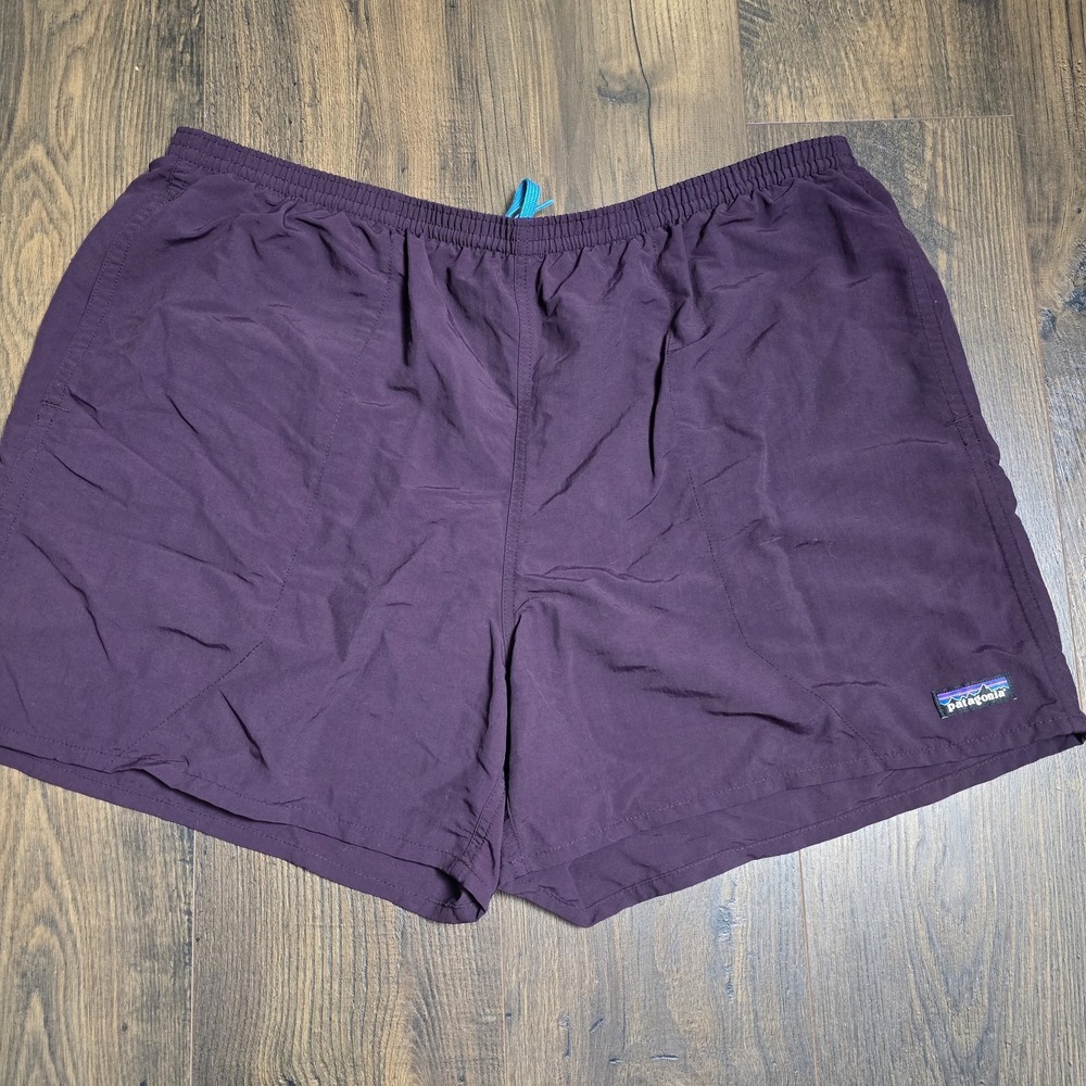 Patagonia Shorts Mens XXL Purple Plum Baggies Swim Trunk Mesh Lined Hiking Beach